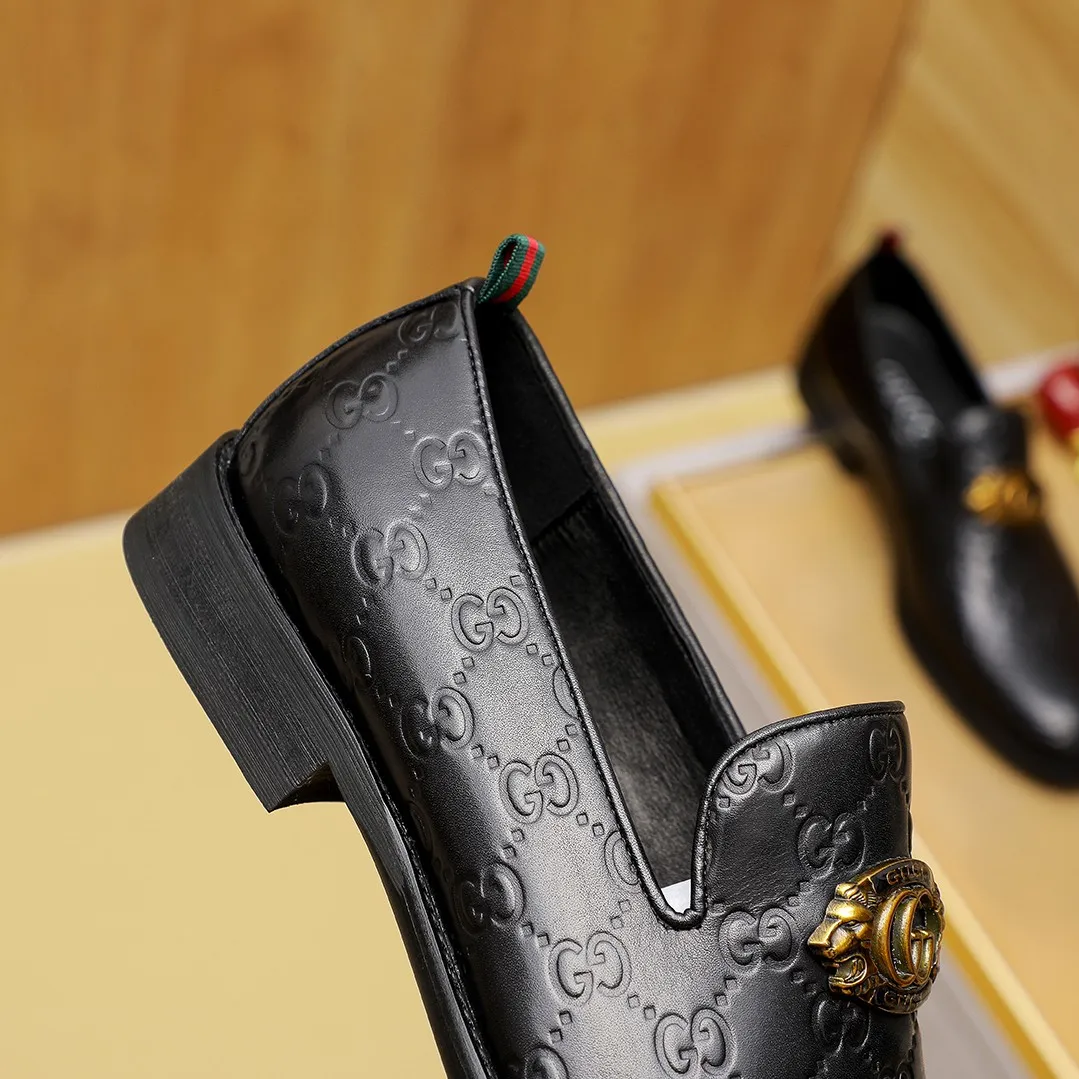 Men's men's shoes 💰400 🆘【GUCCI】Gucci ·🐑里· Hot-selling beanie shoes, top brand luxury, top quality, latest fashion beanie shoes.. The upper is made of original first-layer cowhide. (🐑leather·inner). The original stylish and stylish soft rubber wear-resistant and non-slip outsole is light and comfortable on the foot, available in black! Matching code: 39/45 (38.46. Can be customized)
